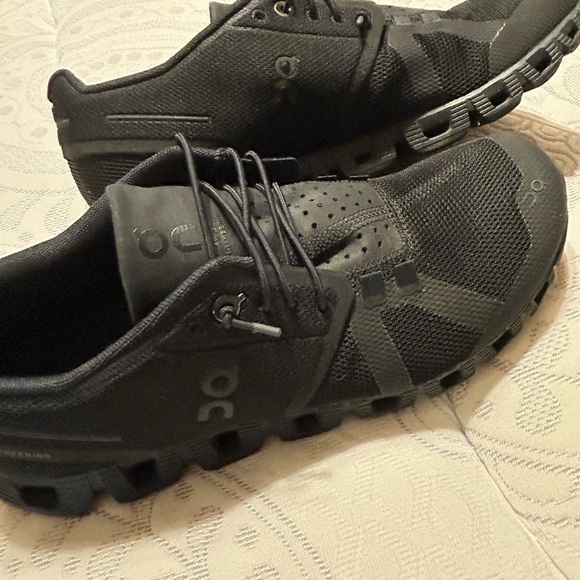 On cloud womens shoes 8.5 - Picture 6 of 6